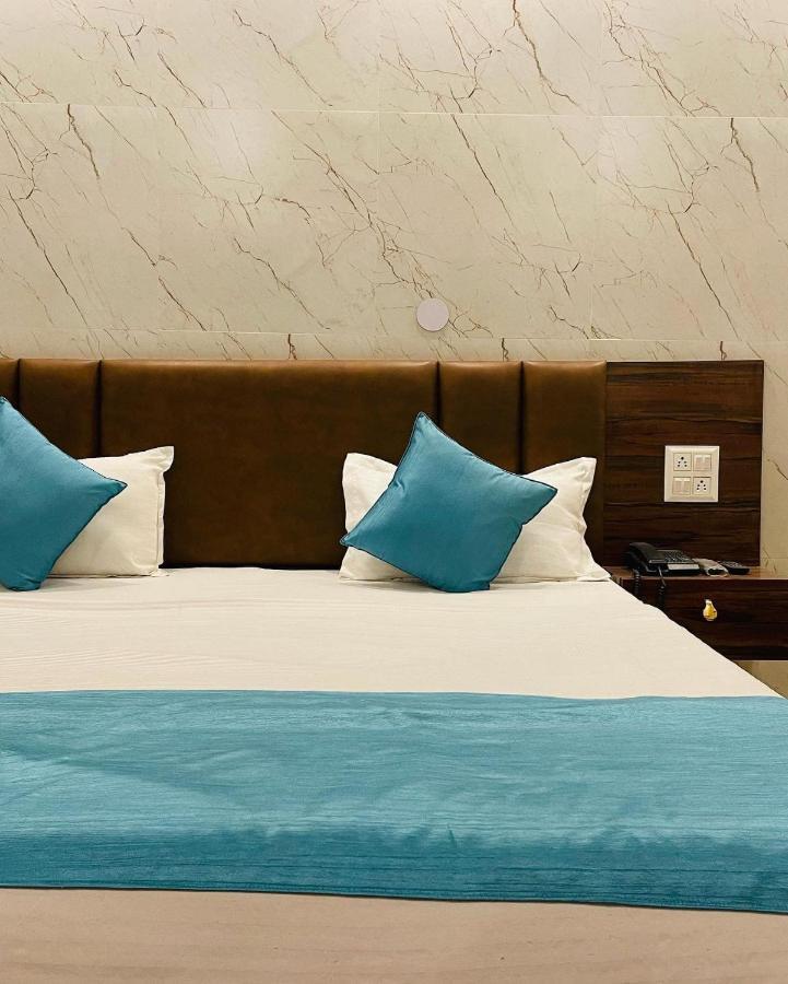 Hotel Dileep42 勒克瑙 外观 照片