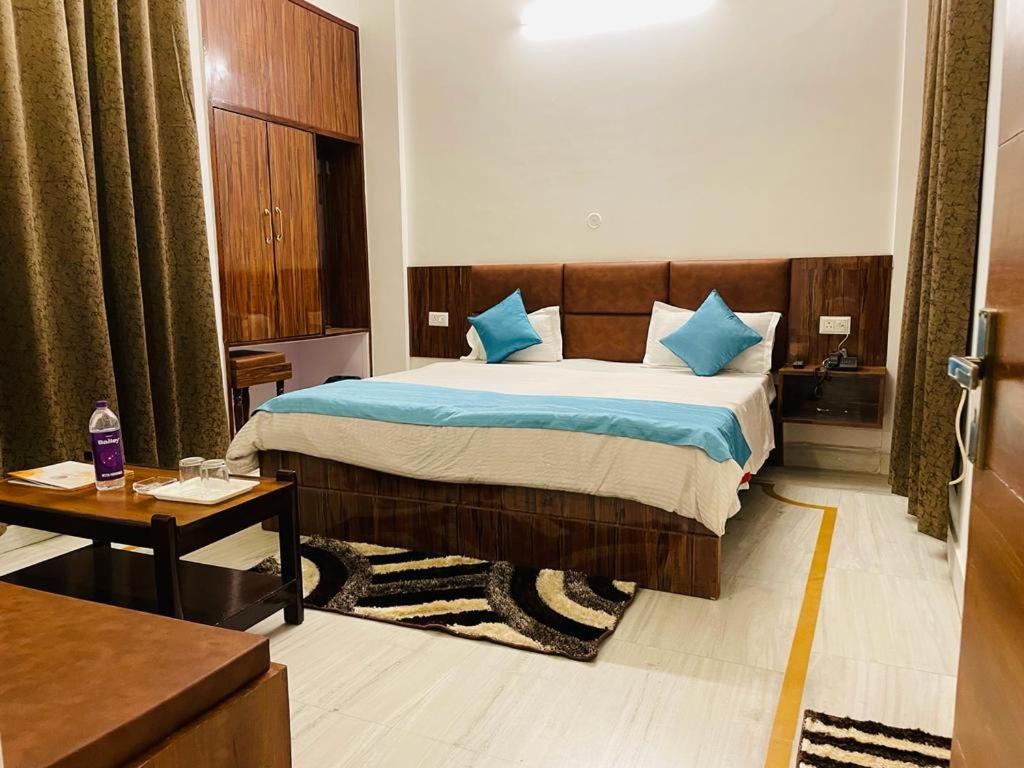 Hotel Dileep42 勒克瑙 外观 照片