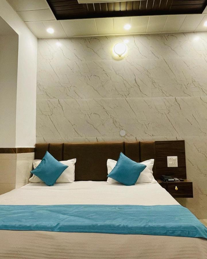 Hotel Dileep42 勒克瑙 外观 照片