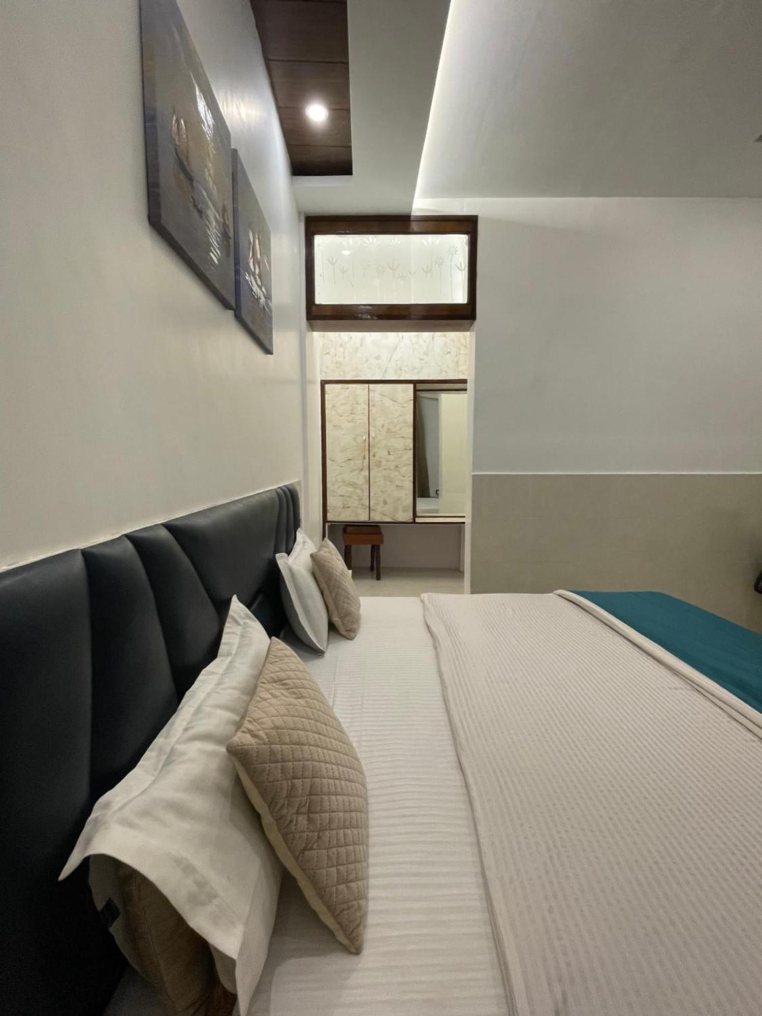 Hotel Dileep42 勒克瑙 外观 照片