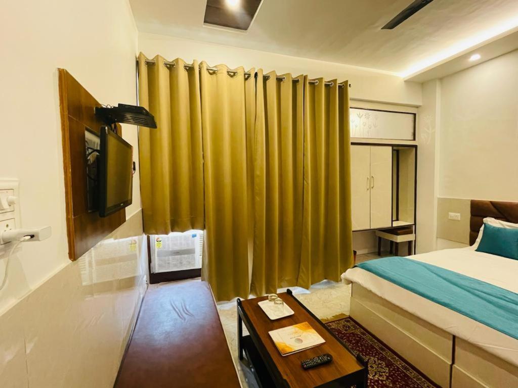 Hotel Dileep42 勒克瑙 外观 照片