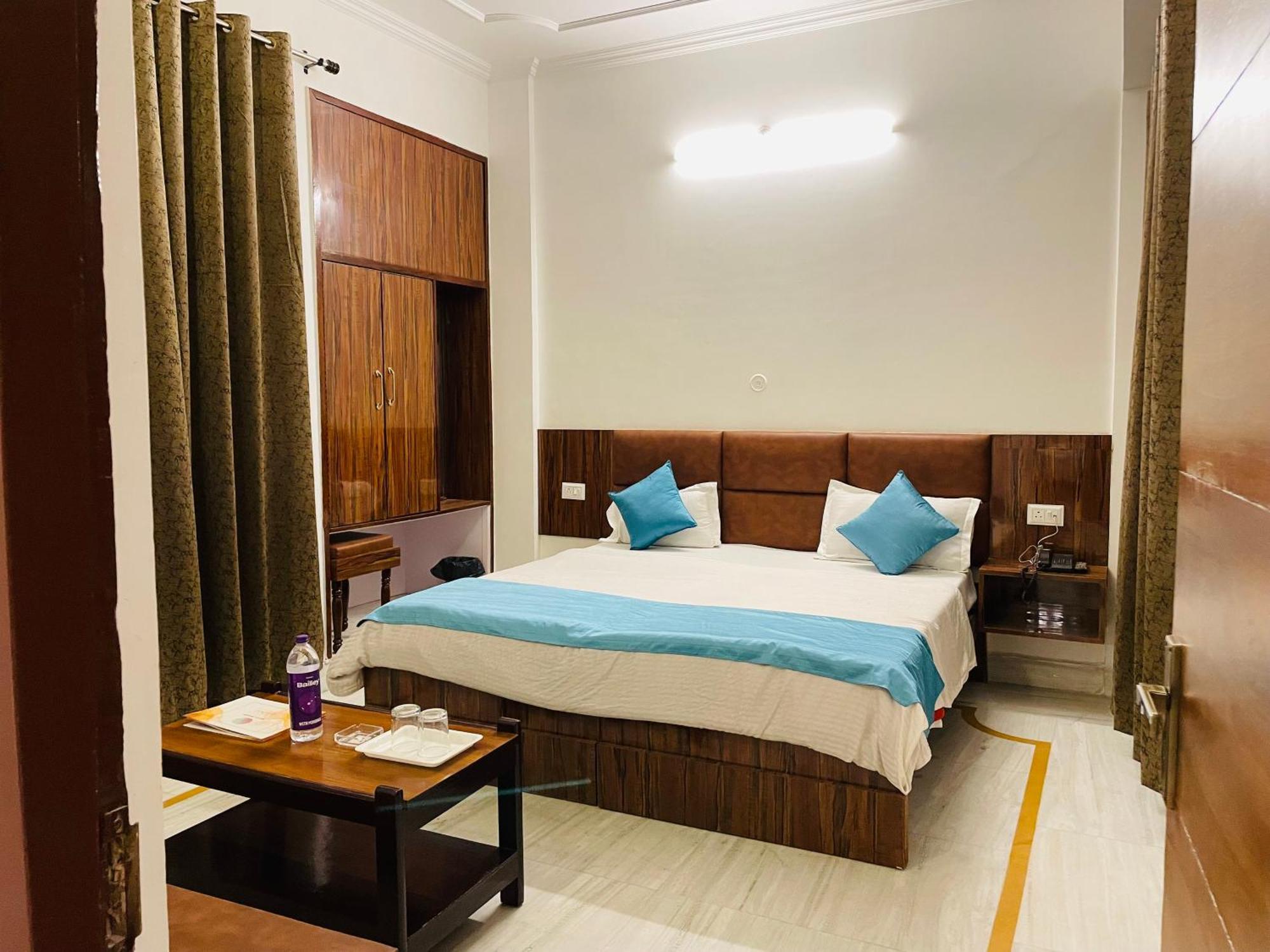 Hotel Dileep42 勒克瑙 外观 照片